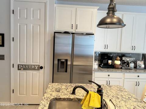 6368 Thatcher Lane, Jacksonville FL - photo 15 of 29
