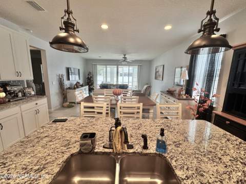 6368 Thatcher Lane, Jacksonville FL - photo 9 of 29
