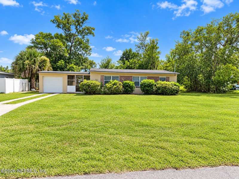 3 bedroom Single Family Residence at 7909 Caxton Circle, Lake Forest Hills, Jacksonville — photo 1