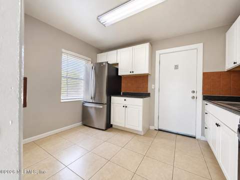 7909 Caxton Circle, Jacksonville FL - photo 7 of 20
