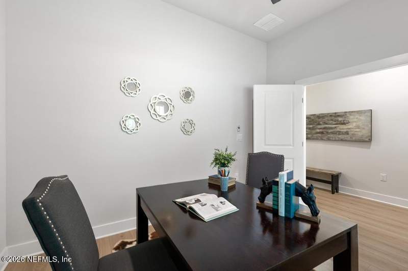 4 bedroom Single Family Residence at 8871 Hipps Road, Jax Heights, Jacksonville — photo 5