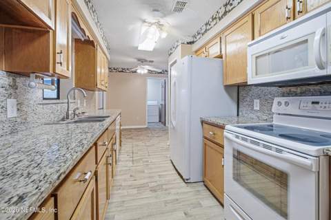 559 William Ellery Street, Orange Park FL - photo 11 of 32