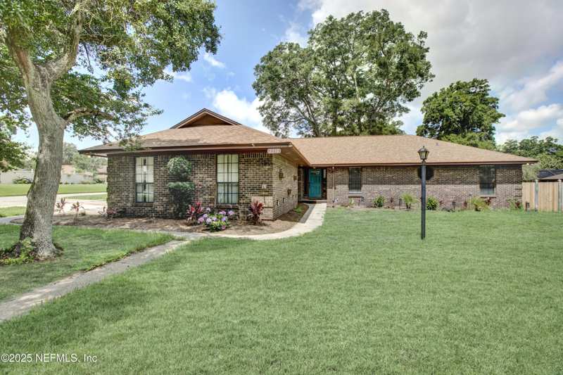 3 bedroom Single Family Residence at 2210 Broad Water Drive, River Cove, Jacksonville — photo 1