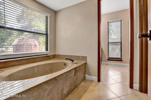 2210 Broad Water Drive, Jacksonville FL - photo 20 of 34