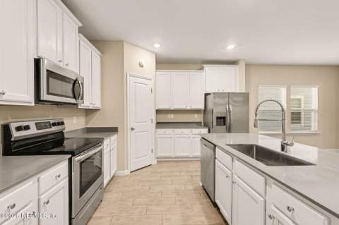 2381 Carters Paddock Road, Jacksonville FL - photo 8 of 36