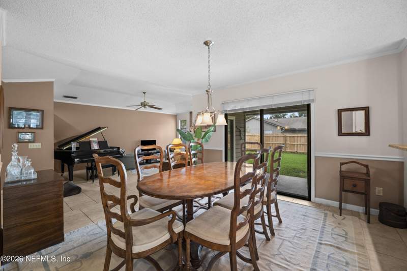 3 bedroom Single Family Residence at 9088 Cotswold Way, Barrington Oaks, Jacksonville — photo 5