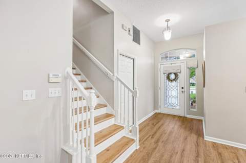 1048 Buttercup Drive, Jacksonville FL - photo 7 of 78