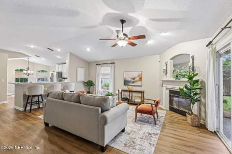 1048 Buttercup Drive, Jacksonville FL - photo 8 of 78