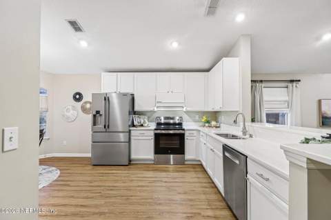 1048 Buttercup Drive, Jacksonville FL - photo 12 of 78