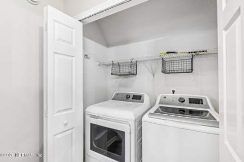 1048 Buttercup Drive, Jacksonville FL - photo 18 of 78