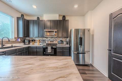 8270 Guild Way, Jacksonville FL - photo 12 of 29