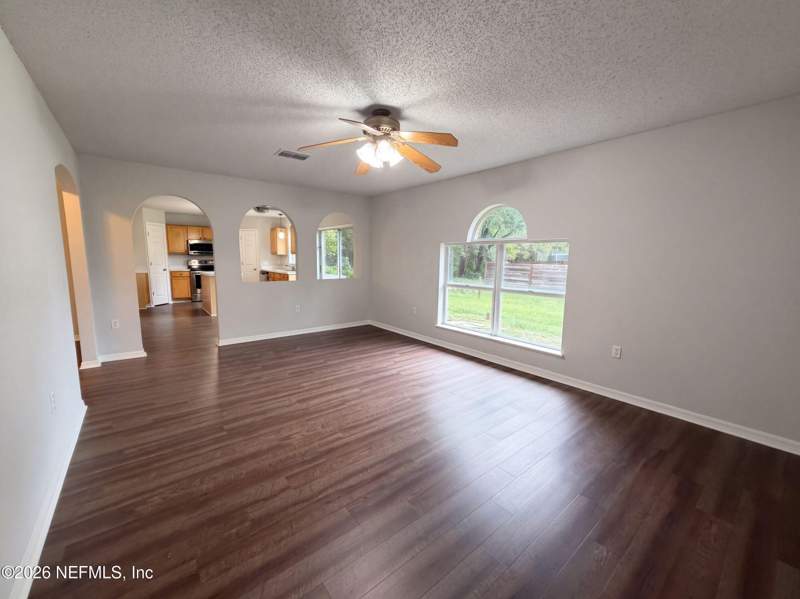 5 bedroom Single Family Residence at 8215 Foxdale Drive, Foxwood, Jacksonville — photo 3