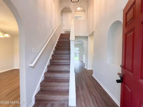 8215 Foxdale Drive, Jacksonville FL - photo 6 of 32