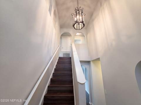 8215 Foxdale Drive, Jacksonville FL - photo 7 of 32