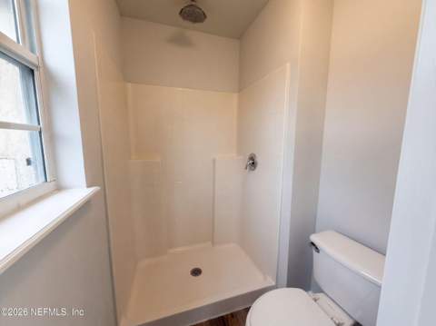 8215 Foxdale Drive, Jacksonville FL - photo 19 of 32