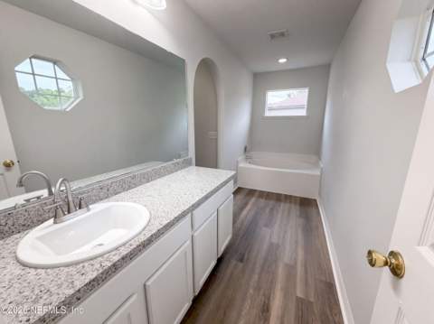 8215 Foxdale Drive, Jacksonville FL - photo 23 of 32
