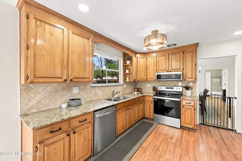 3 bedroom Single Family Residence at 1244 Glengarry Road, St Nicholas, Jacksonville — photo 5