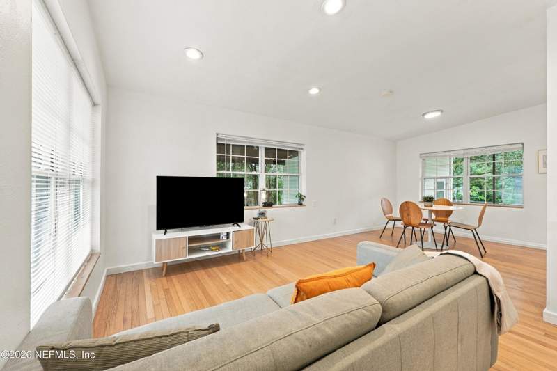 3 bedroom Single Family Residence at 2445 Community Road, Bal-mar Woods, Jacksonville — photo 5