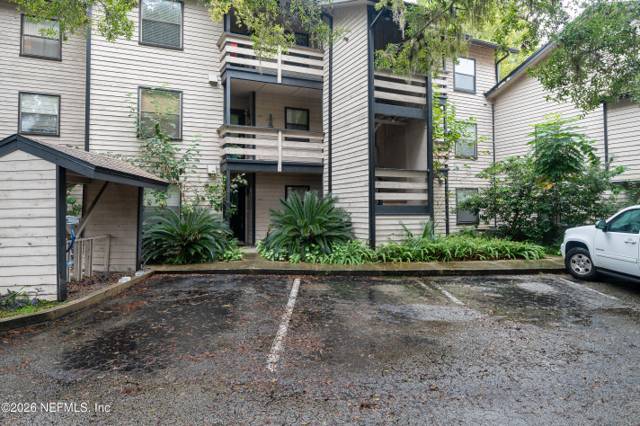 1604 ARCADIA Drive #106