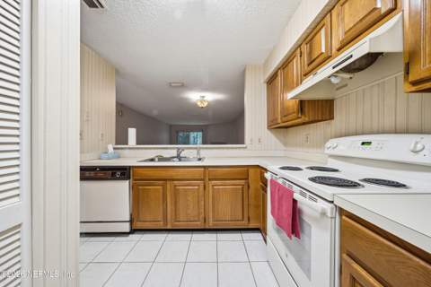 1604 Arcadia Drive #106, Jacksonville FL - photo 6 of 24