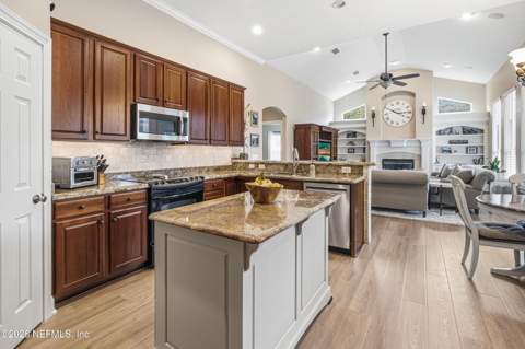 124 Oakwood Plantation Drive, Fleming Island FL - photo 14 of 43