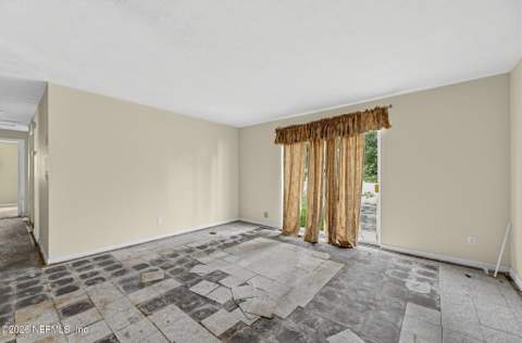 7521 Pinnacle Drive, Jacksonville FL - photo 8 of 29