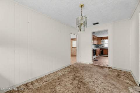 7521 Pinnacle Drive, Jacksonville FL - photo 10 of 29
