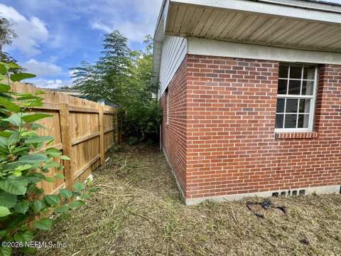7928 Free Avenue, Jacksonville FL - photo 8 of 28