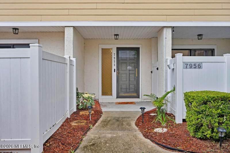 3 bedroom Condominium at 7956 Los Robles Court #7956, Los Lagos, Jacksonville — photo 2