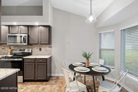 3497 Ayrshire Street, Jacksonville FL - photo 10 of 33