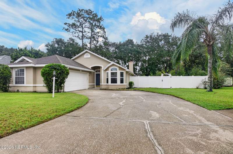 3 bedroom Single Family Residence at 7481 Carriage Side Court, Braywick, Jacksonville — photo 2