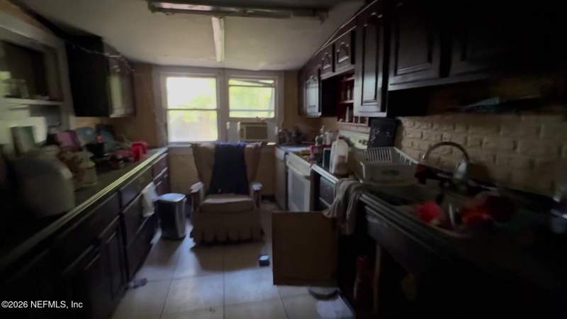 5 bedroom Single Family Residence at 312 Palmetto Avenue, Crescent City Blks, Crescent City — photo 5