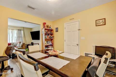 3483 Thornhill Drive, Jacksonville FL - photo 9 of 25