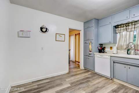 3483 Thornhill Drive, Jacksonville FL - photo 13 of 25