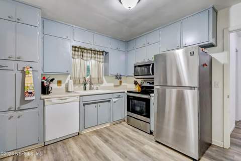 3483 Thornhill Drive, Jacksonville FL - photo 11 of 25