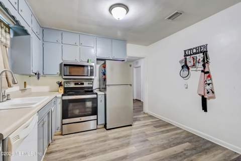3483 Thornhill Drive, Jacksonville FL - photo 12 of 25