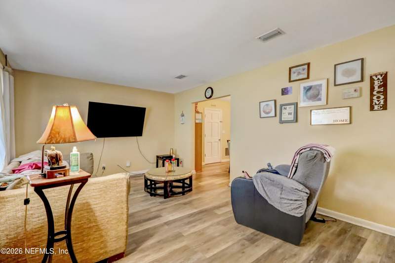 3 bedroom Single Family Residence at 3483 Thornhill Drive, Ft Caroline Club Est, Jacksonville — photo 5
