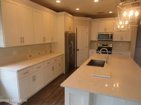 5715 Rainbow Lake Drive, Jacksonville FL - photo 7 of 50