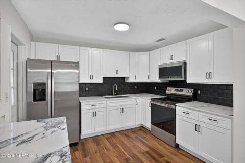 4039 Habana Avenue, Jacksonville FL - photo 10 of 32