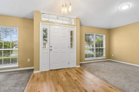 1318 Yellow Jacket Court, Jacksonville FL - photo 8 of 48