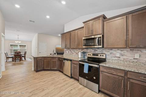 3089 Laurel Springs Drive, Green Cove Springs FL - photo 10 of 40