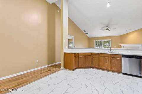 1318 Yellow Jacket Court, Jacksonville FL - photo 17 of 48