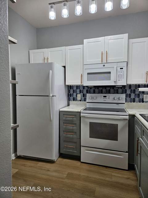 8290 Gate Parkway #152, Jacksonville FL - photo 7 of 18