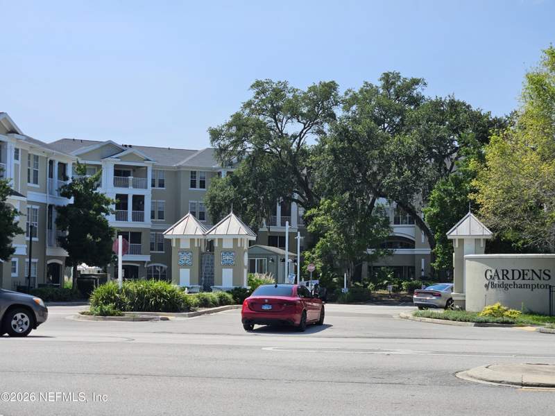 2 bedroom Condominium at 8290 Gate Parkway #152, Gardens Of Bridgehampton, Jacksonville — photo 3