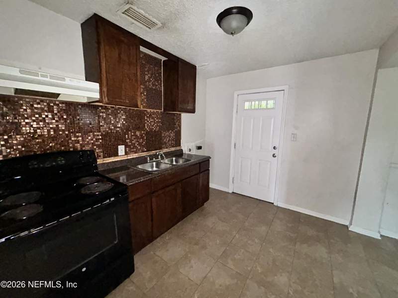 2 bedroom Single Family Residence at 1517 E 24th Street, Parkers, Jacksonville — photo 4