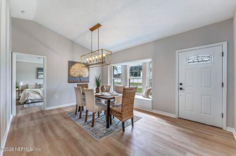 2045 Willesdon Drive, Jacksonville FL - photo 6 of 35