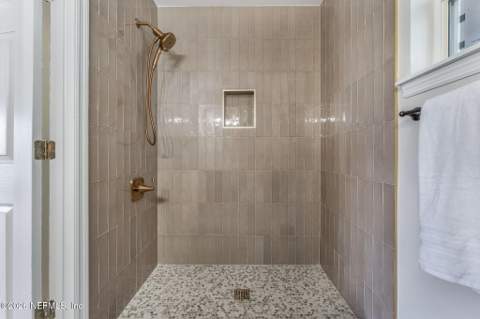 2045 Willesdon Drive, Jacksonville FL - photo 19 of 35