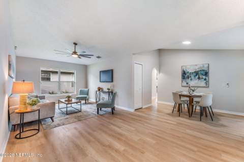 2045 Willesdon Drive, Jacksonville FL - photo 13 of 35