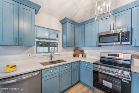 2045 Willesdon Drive, Jacksonville FL - photo 10 of 35