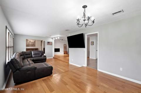 1315 Jamaica Road, Jacksonville FL - photo 7 of 30